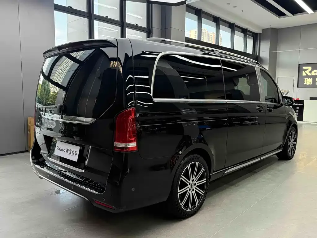 Mercedes-Benz V-Class 2023 из CN, фото 6