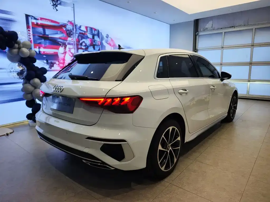 Audi A3 2024 из CN, фото 3