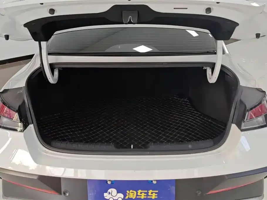 Hyundai Elantra 2024 из CN, фото 4