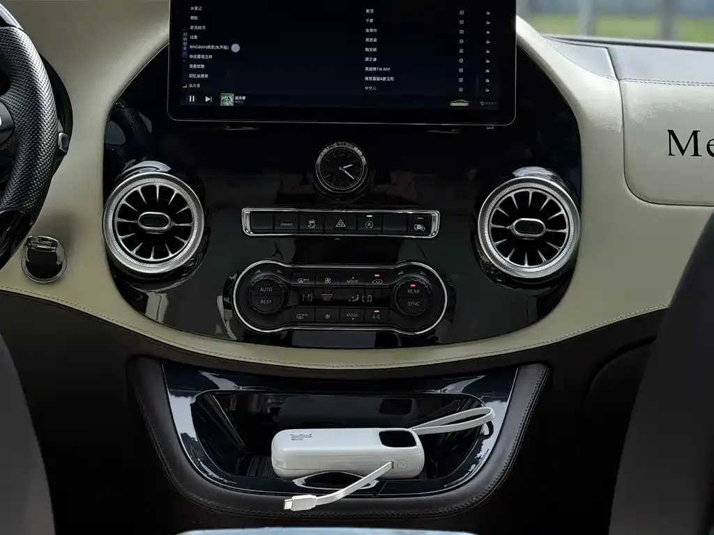 Mercedes-Benz Vito 2023 из CN, фото 9