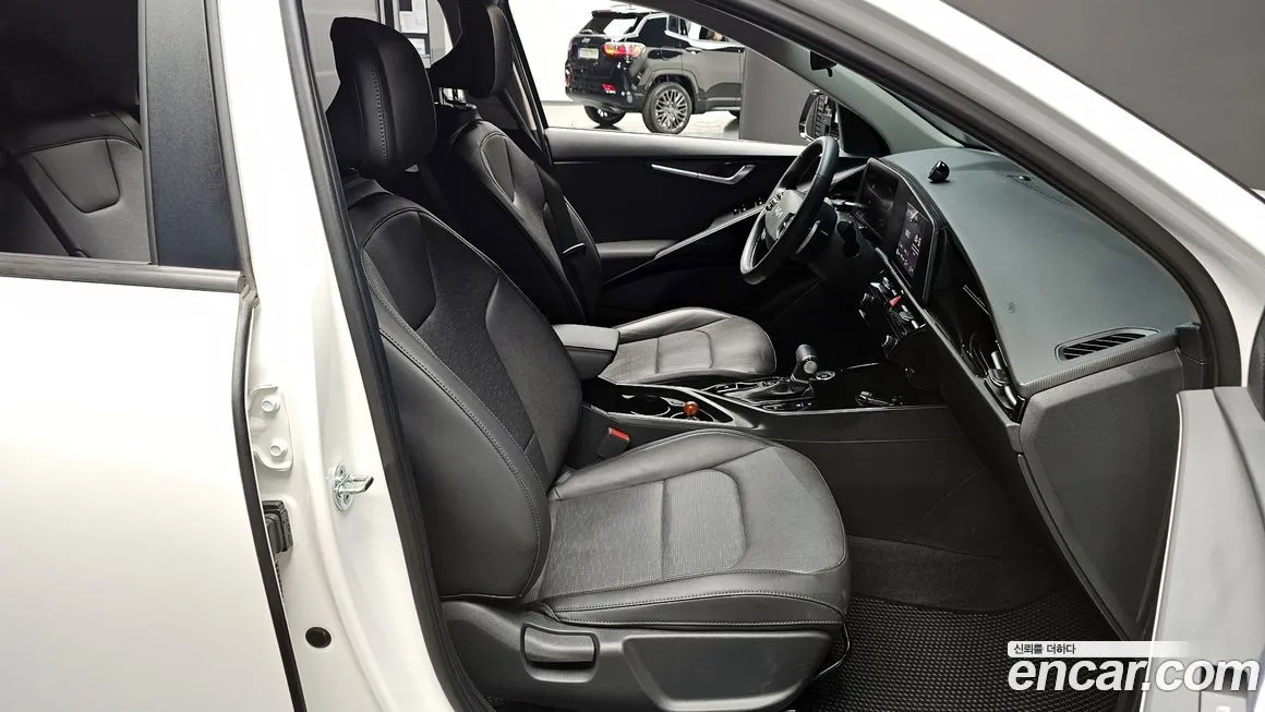 Kia Niro — фото 10