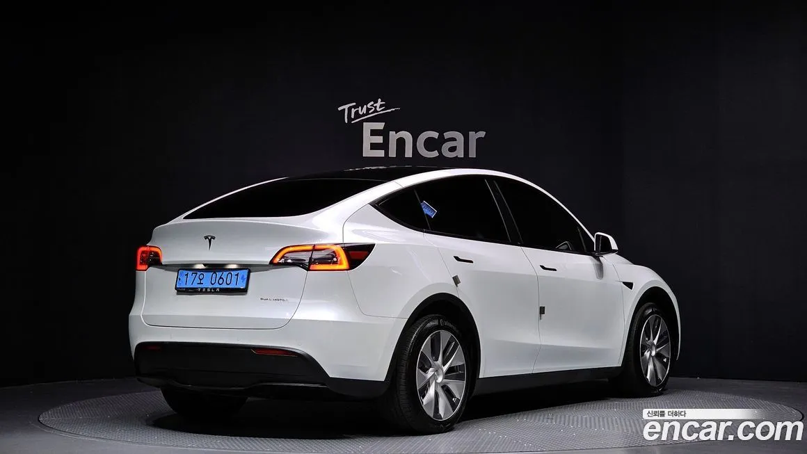 Tesla Model Y 2022 из KR, фото 2