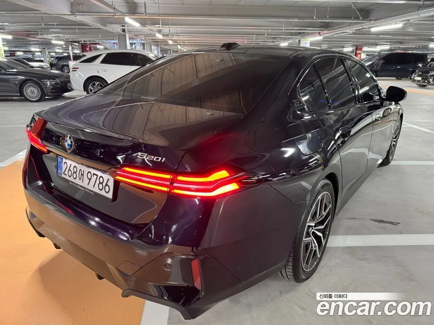 BMW 5-Series 2025 из KR, фото 2