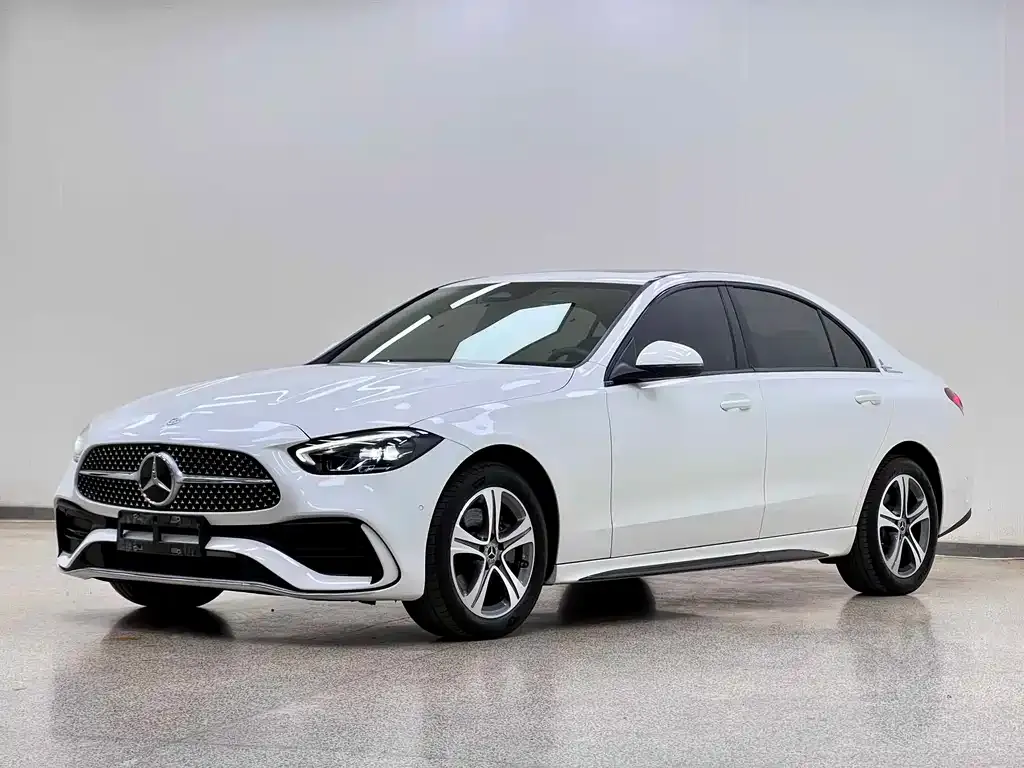 Mercedes-Benz C-Class — фото 1