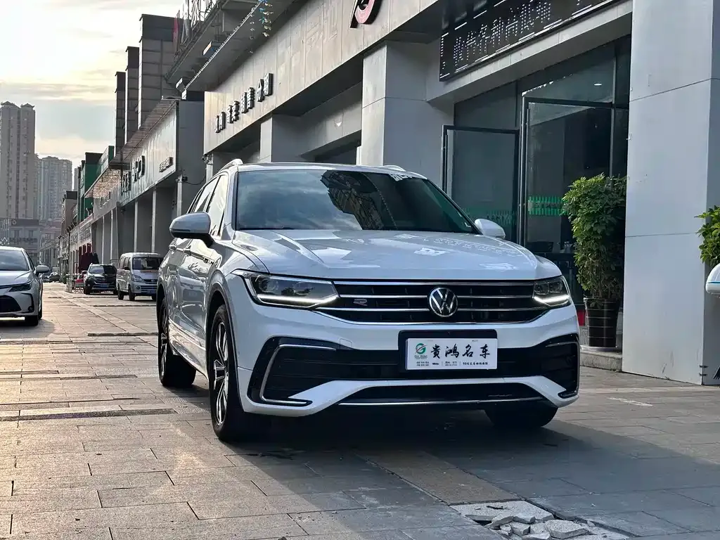 Volkswagen Tiguan L 2022 из CN, фото 1