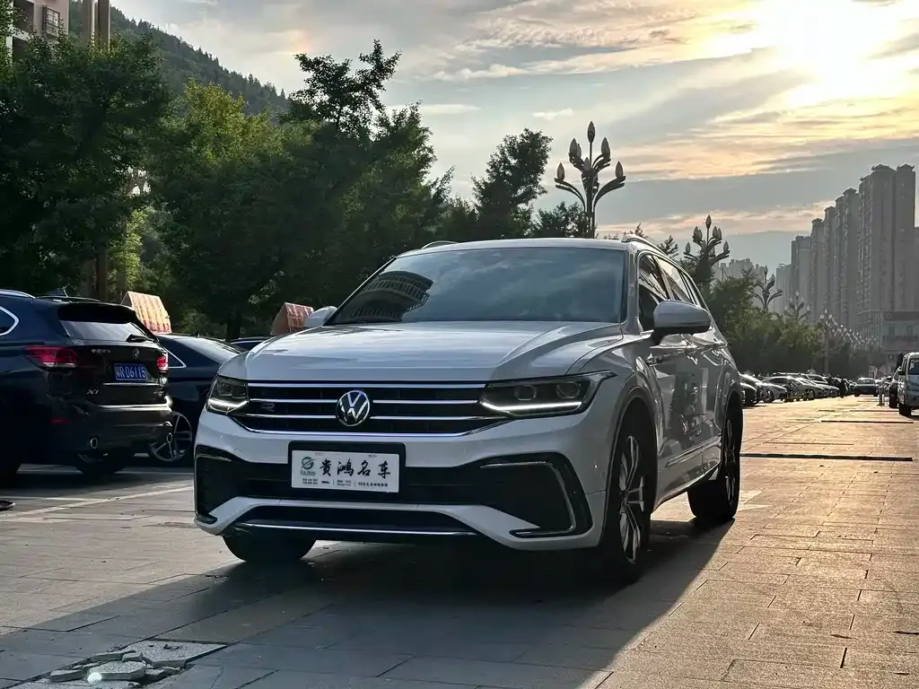 Volkswagen Tiguan L 2022 из CN, фото 3