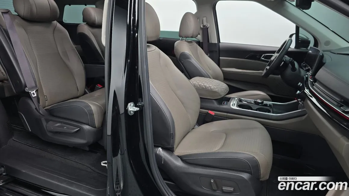 Kia Carnival — фото 10