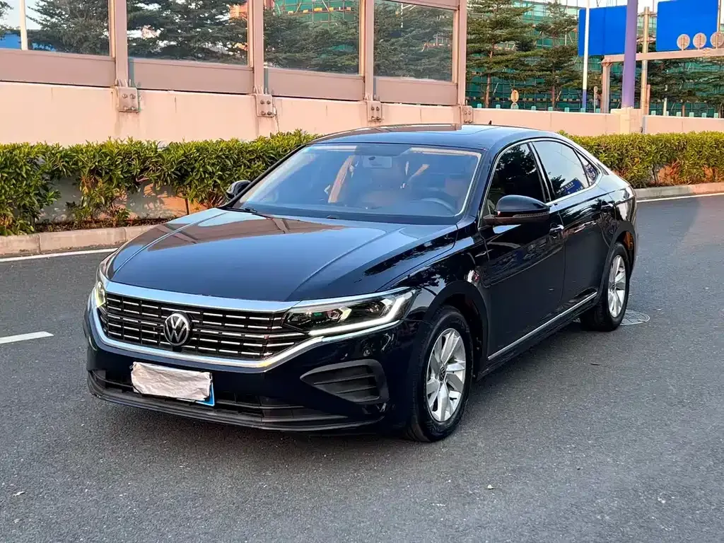 Volkswagen Passat — фото 1