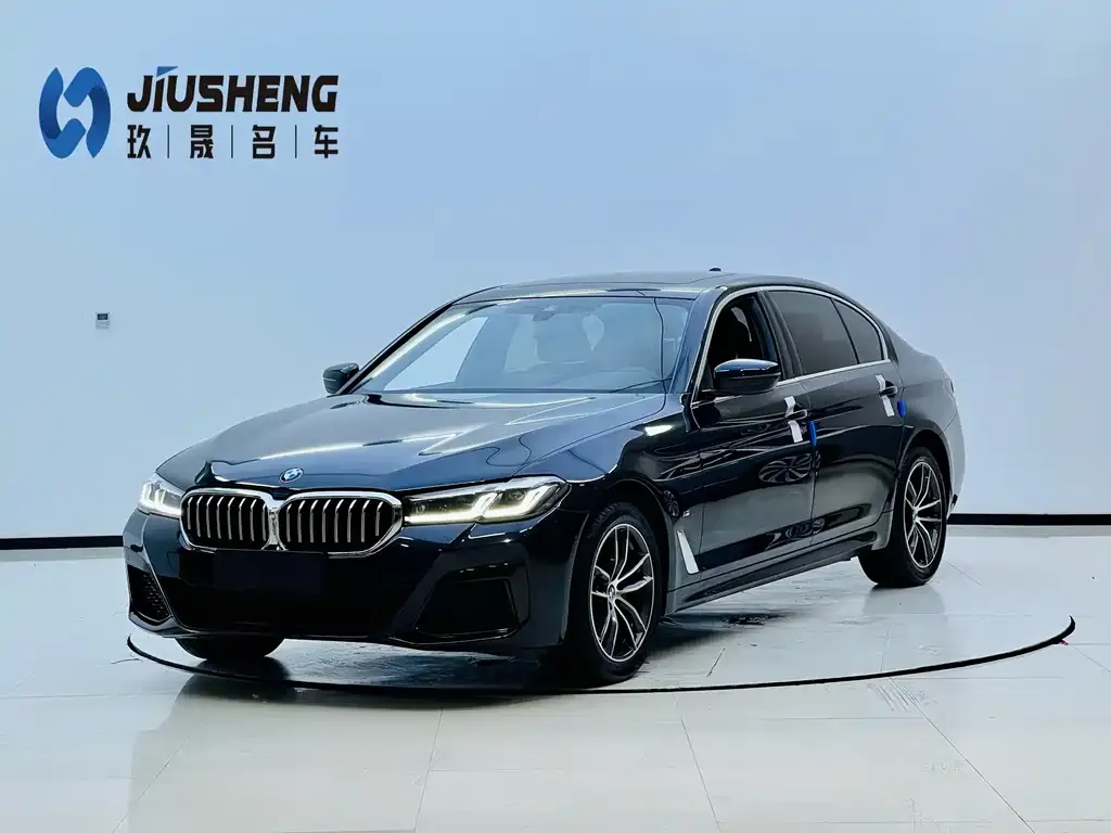 BMW 5 Series — фото 1