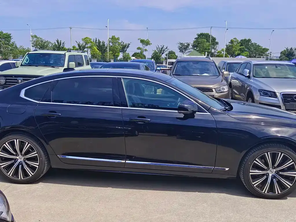 Volvo S90 2024 из CN, фото 5