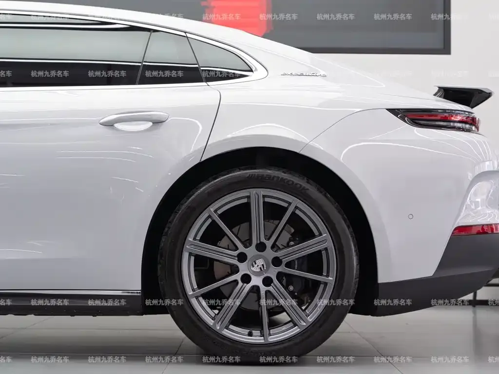Porsche Panamera 2025 из CN, фото 7