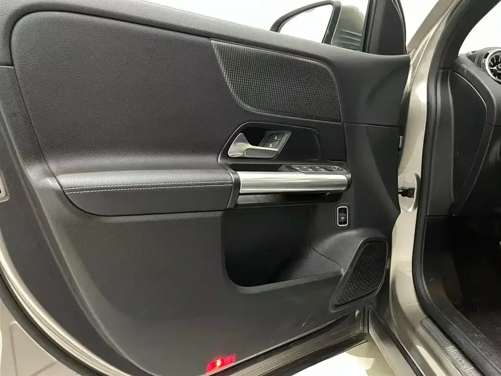 Mercedes-Benz GLA 2023 из CN, фото 6