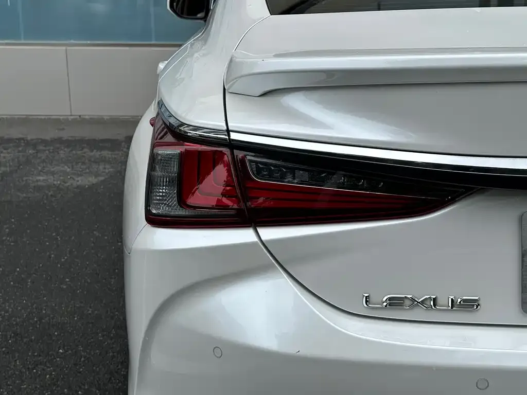 Lexus ES 2022 из CN, фото 7