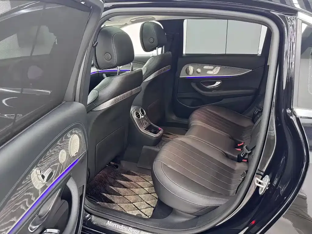 Mercedes-Benz E-Class 2023 из CN, фото 8