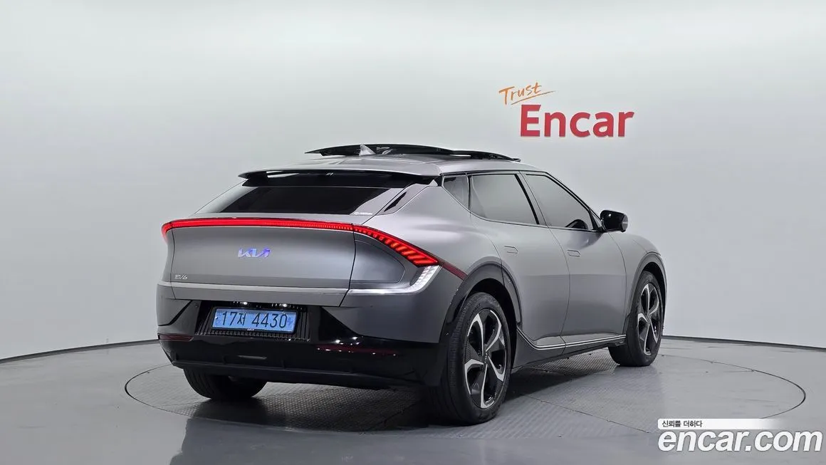 Kia EV6 2023 из KR, фото 2