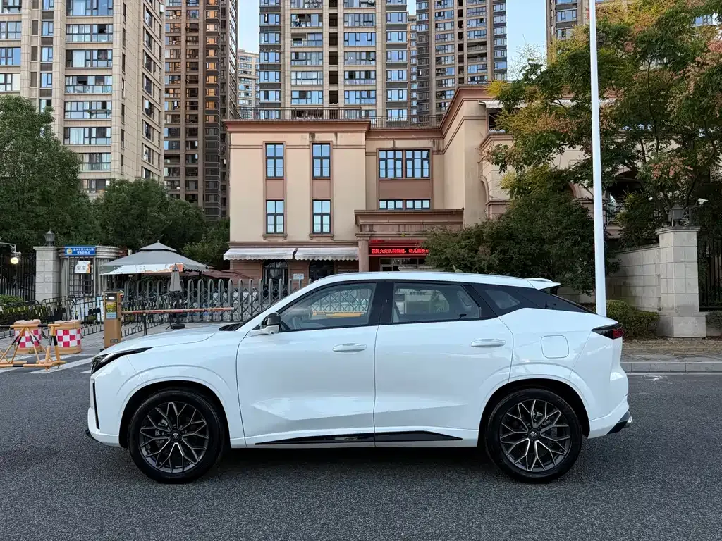 Changan UNI-Z 2024 из CN, фото 8