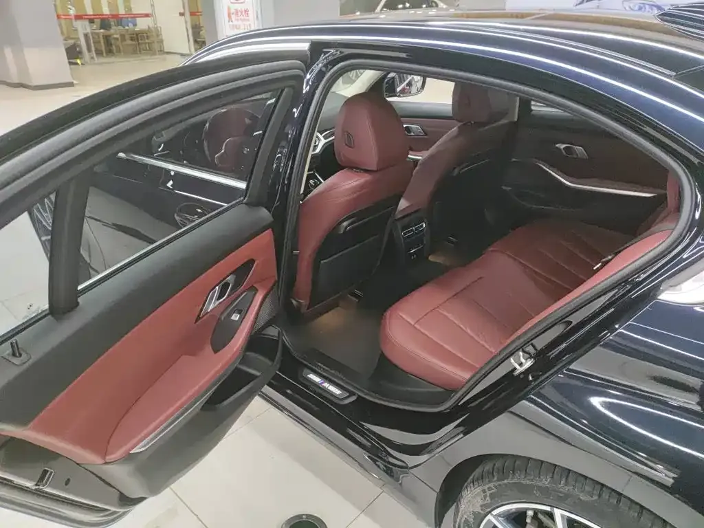 BMW 3 Series 2022 из CN, фото 4