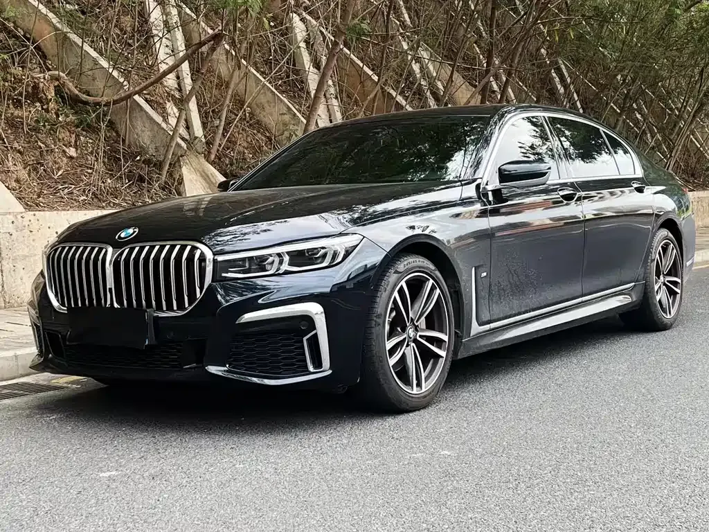 BMW 7 Series 2022 из CN, фото 1