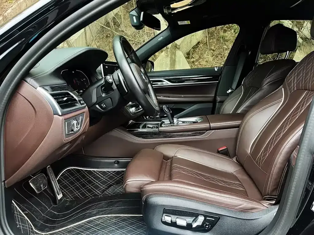 BMW 7 Series 2022 из CN, фото 4