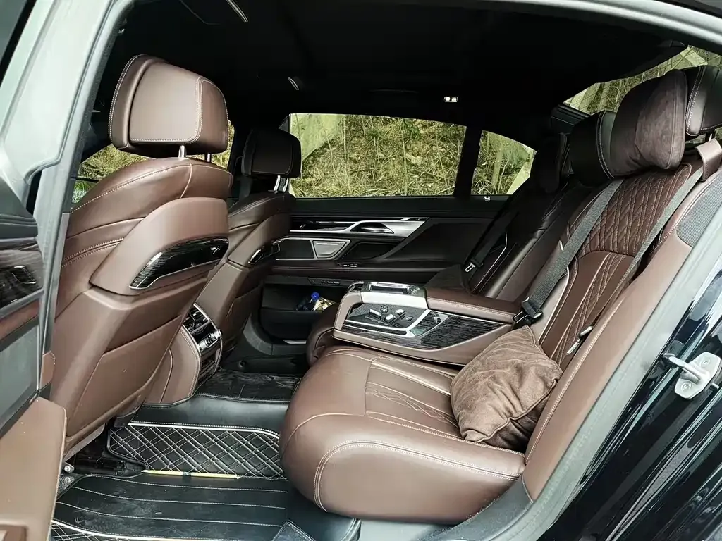 BMW 7 Series 2022 из CN, фото 5
