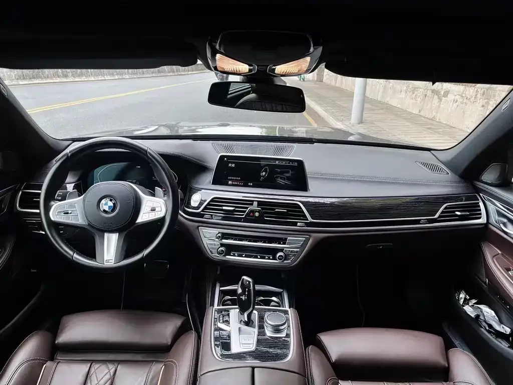 BMW 7 Series 2022 из CN, фото 6