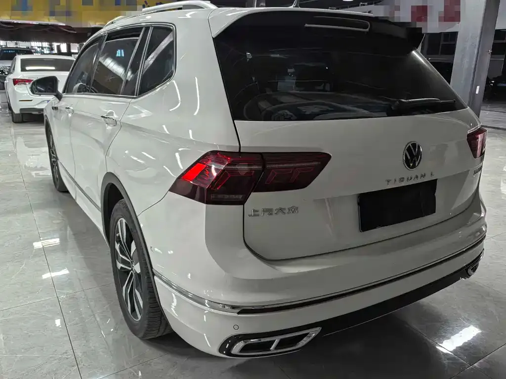 Volkswagen Tiguan L — фото 4