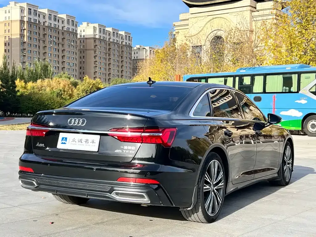 Audi A6L — фото 6