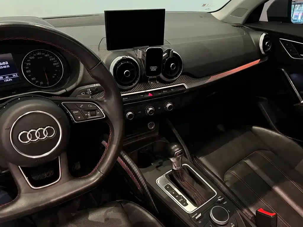Audi Q2L 2023 из CN, фото 8