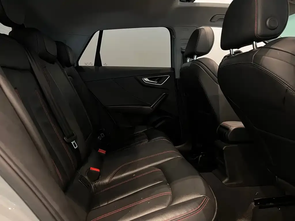 Audi Q2L 2023 из CN, фото 9