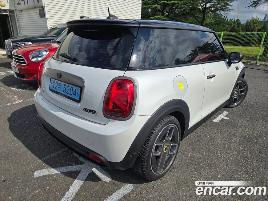 Mini Cooper 2024 из KR, фото 2