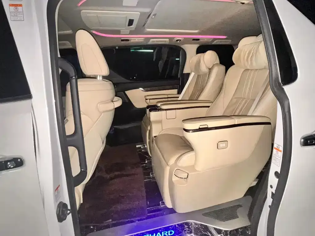 Toyota Alphard 2022 из CN, фото 4