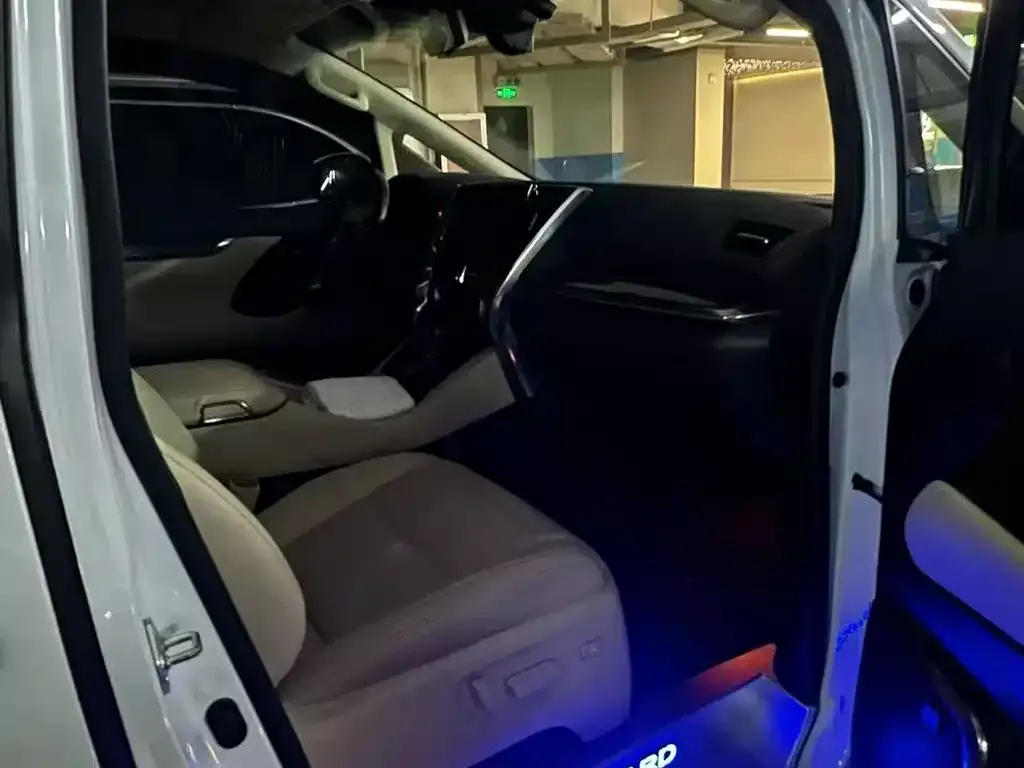 Toyota Alphard 2022 из CN, фото 6