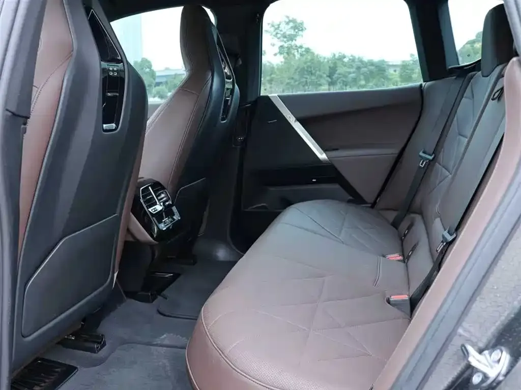 BMW iX 2023 из CN, фото 8