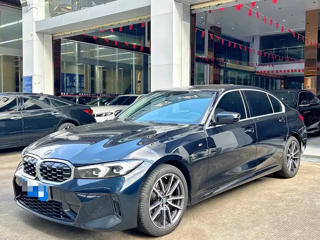 BMW 3 Series 2023 из CN, фото 1