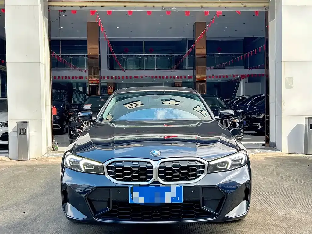 BMW 3 Series 2023 из CN, фото 2