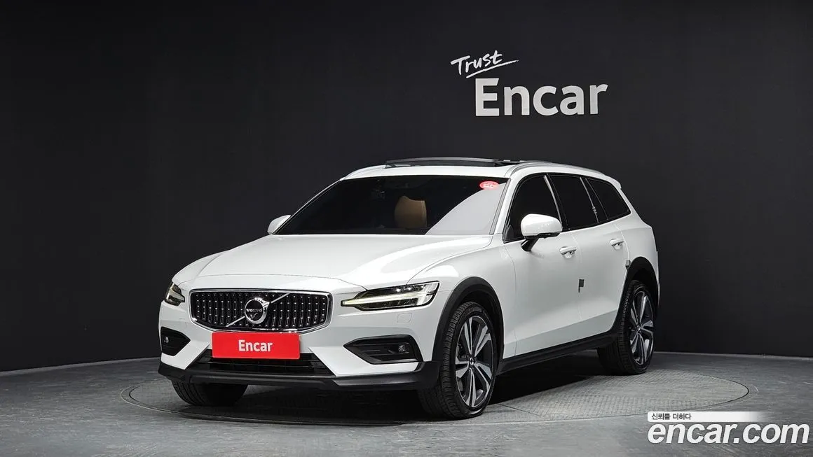 Volvo V60 — фото 1