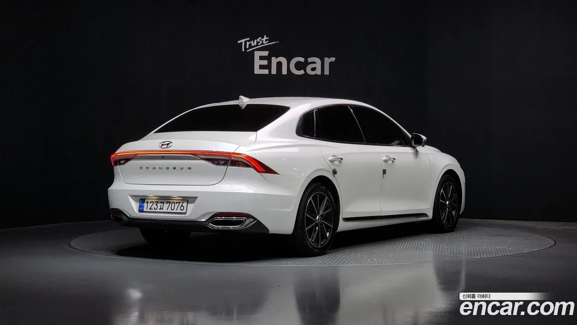 Hyundai Grandeur 2022 из KR, фото 2