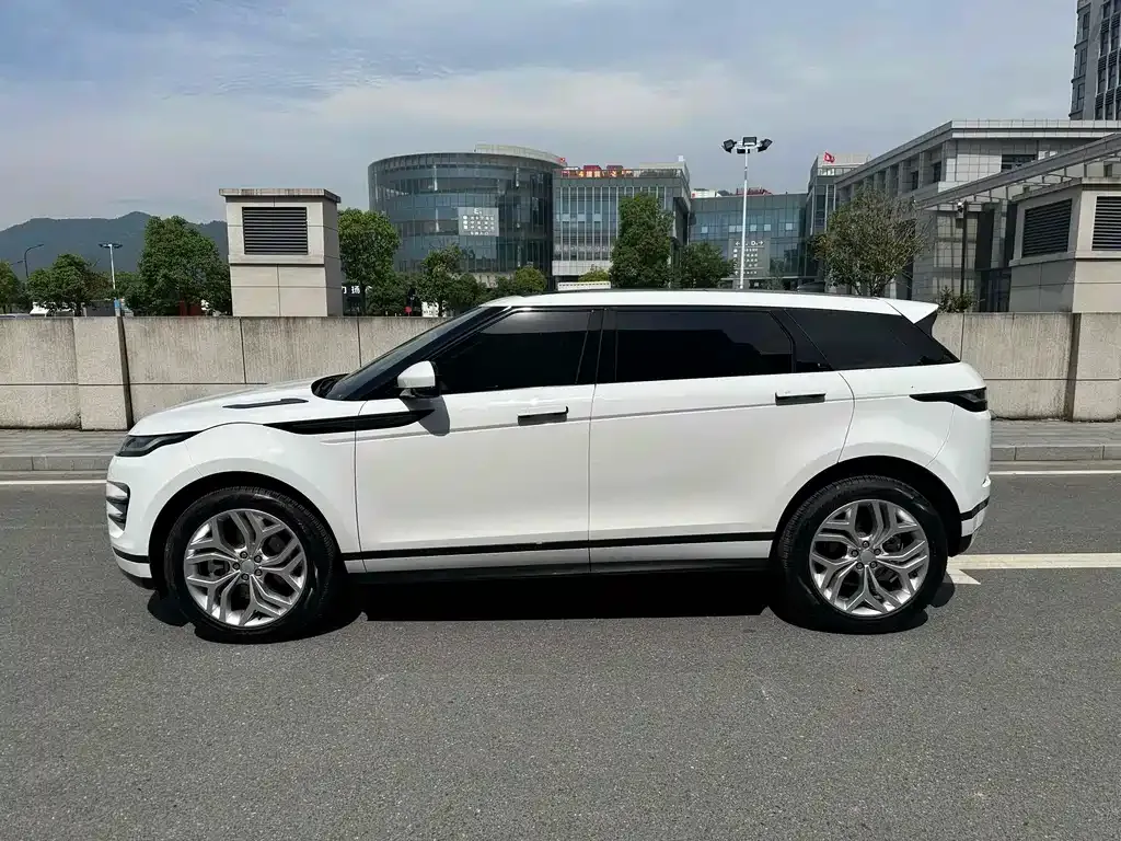 Land Rover Evoque 2024 из CN, фото 3