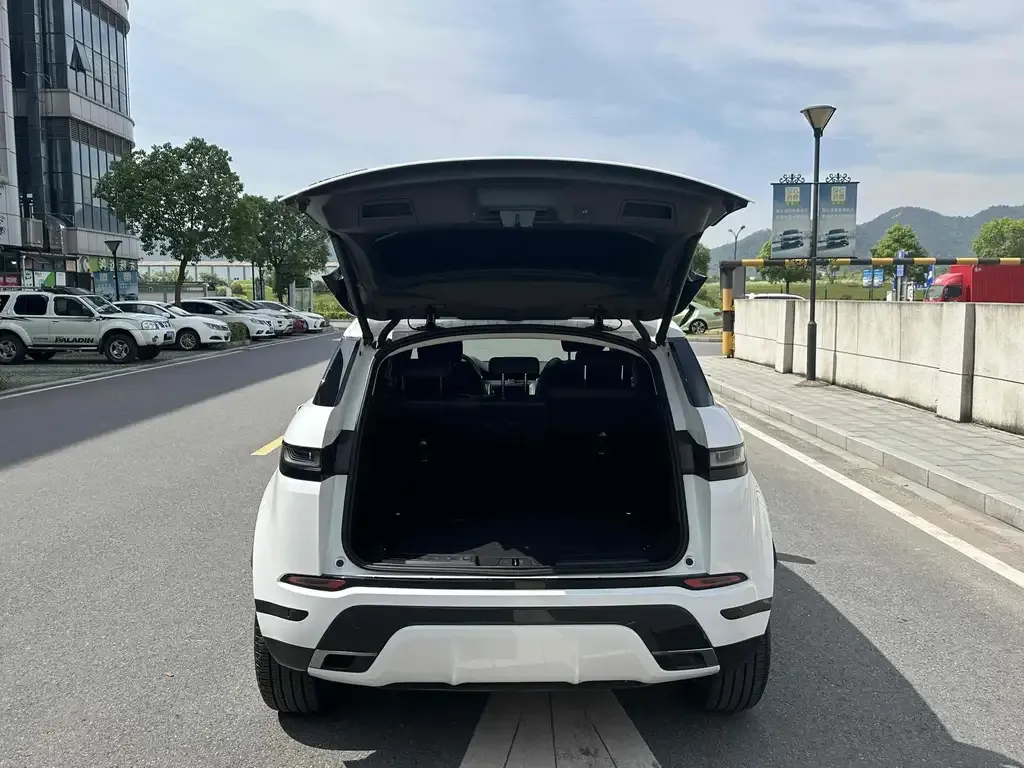 Land Rover Evoque 2024 из CN, фото 6