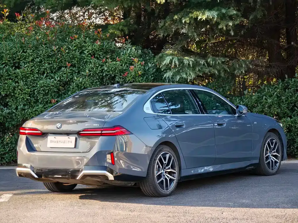 BMW i5 2024 из CN, фото 3