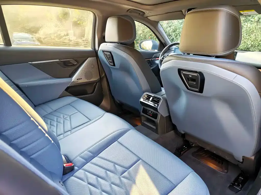 BMW i5 2024 из CN, фото 9
