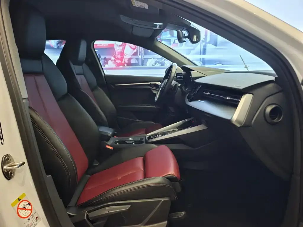Audi A3 2023 из CN, фото 6