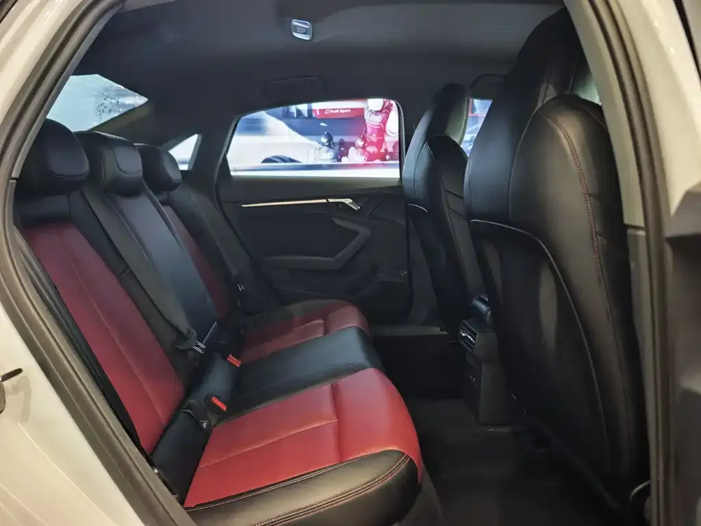 Audi A3 2023 из CN, фото 7