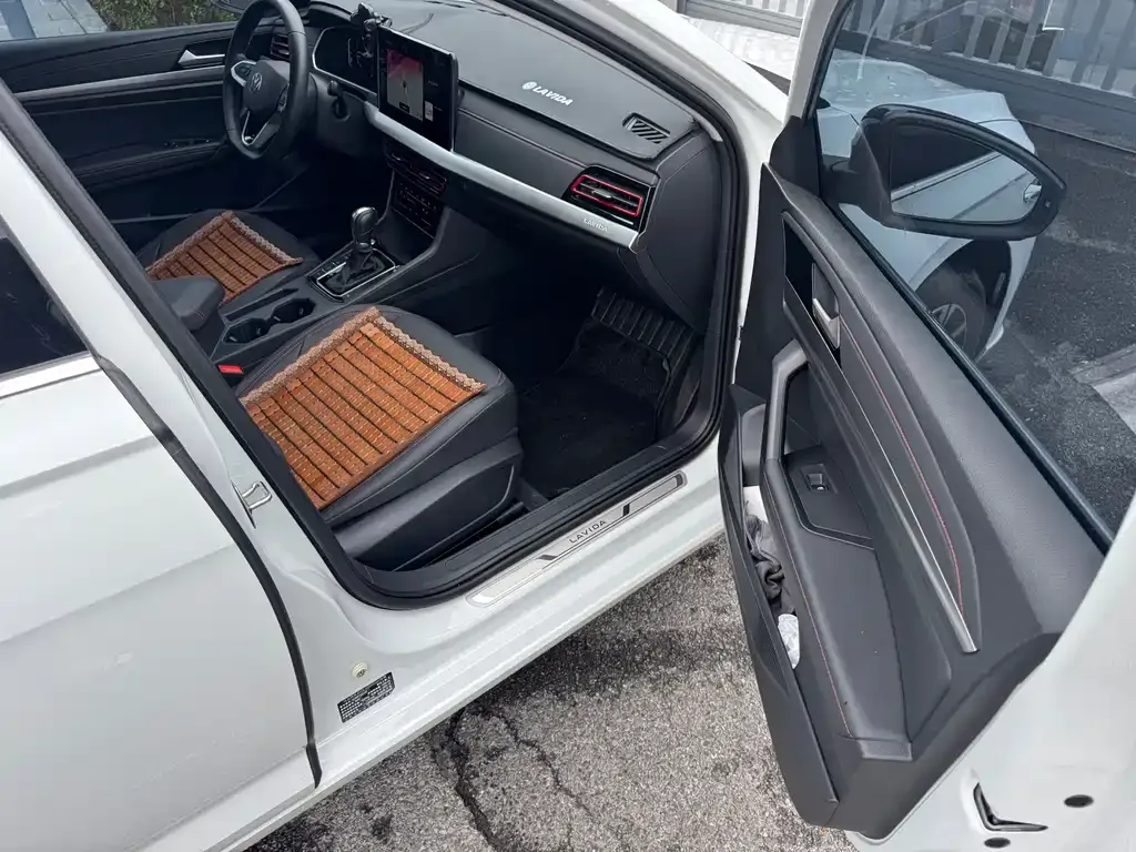 Volkswagen Lavida 2023 из CN, фото 6