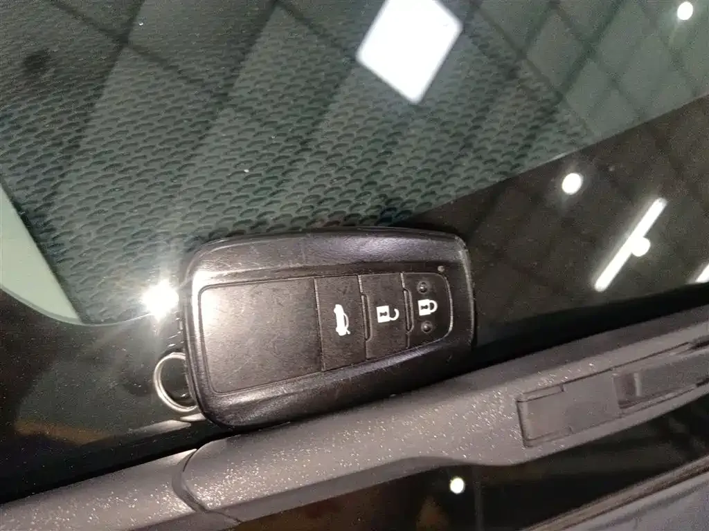 Toyota Corolla 2023 из CN, фото 9