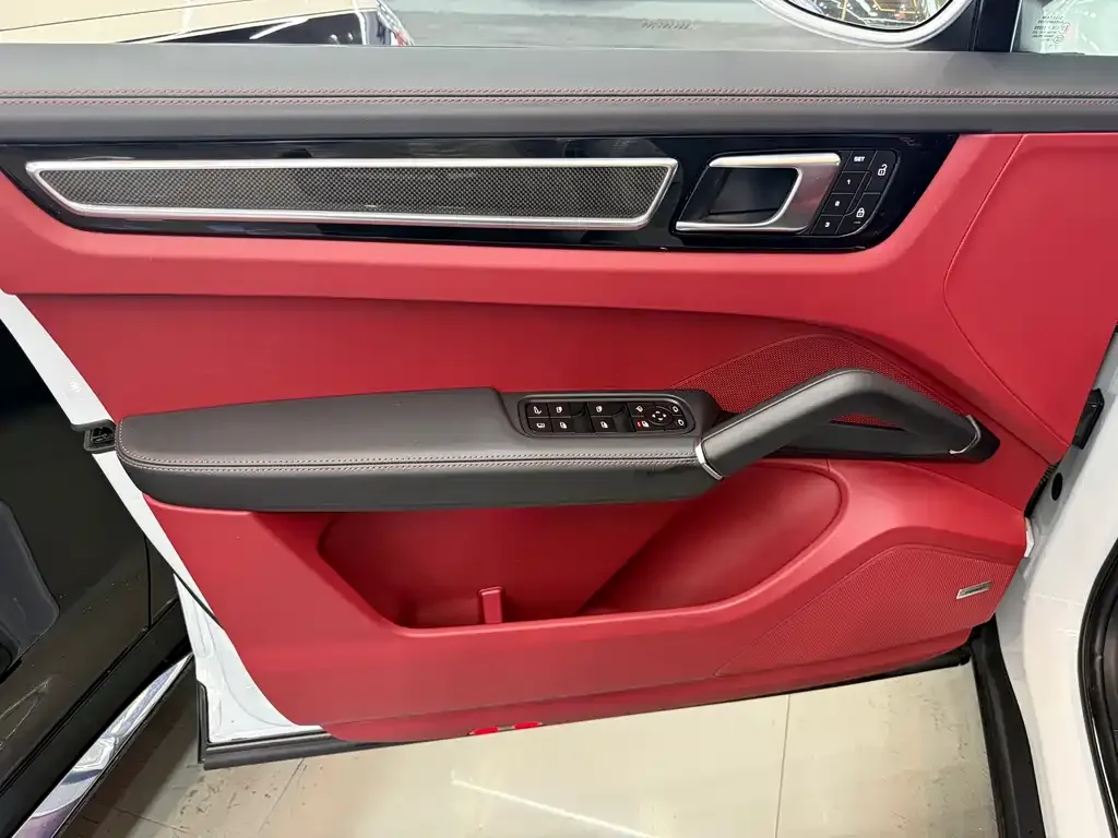 Porsche Cayenne Hybrid 2023 из CN, фото 8