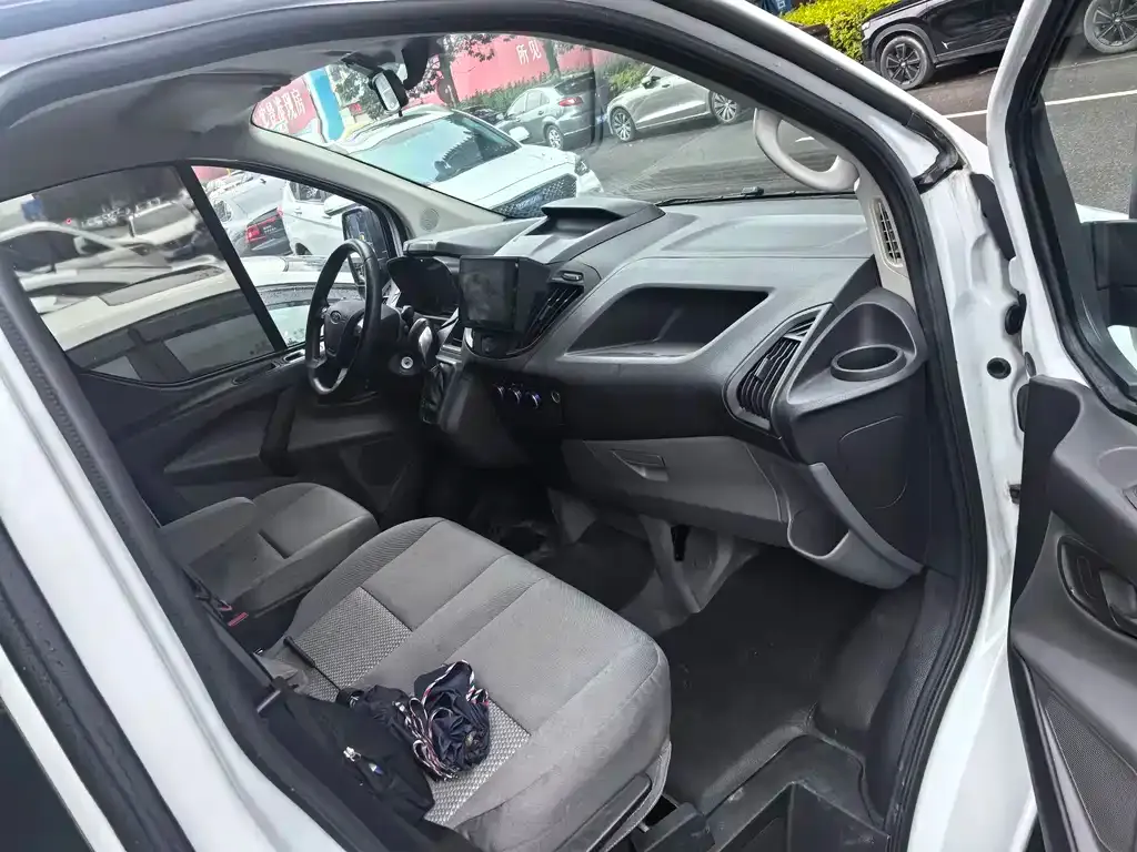 Ford Transit 2022 из CN, фото 10