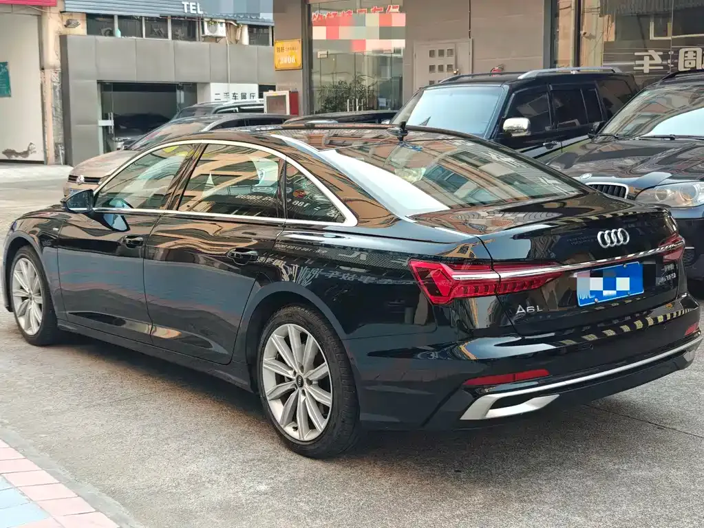 Audi A6L — фото 5
