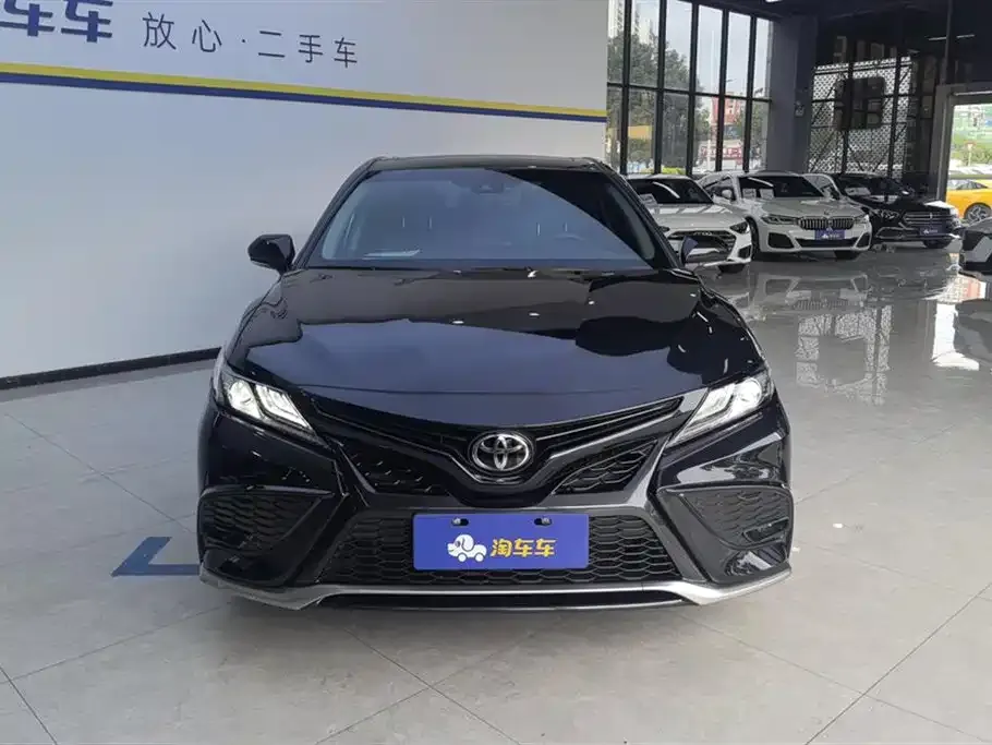 Toyota Camry 2021 из CN, фото 2