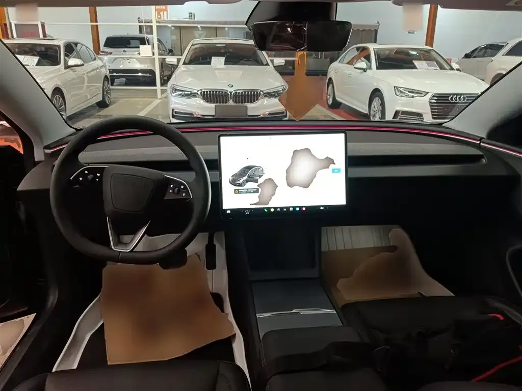 Tesla Model 3 — фото 10